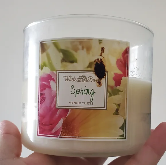 White Barn Spring Scented Candle *USED/NO LID - Picture 1 of 4